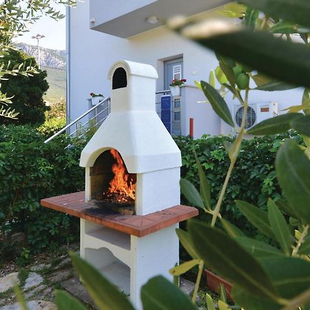 Amazing Apartment In Kastel Sucurac With Kitchen Kaštela エクステリア 写真